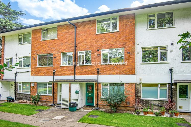 Abbey Park Beckenham BR3 2 bed flat £1,350 pcm (£312 pw)