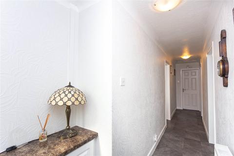 2 Chiltern Drive, Bury, BL8 1QY