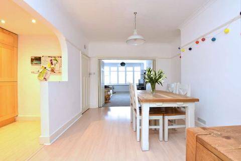 24 Dixon Road, London, SE25 6TZ