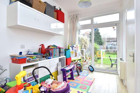 24 Dixon Road, London, SE25 6TZ