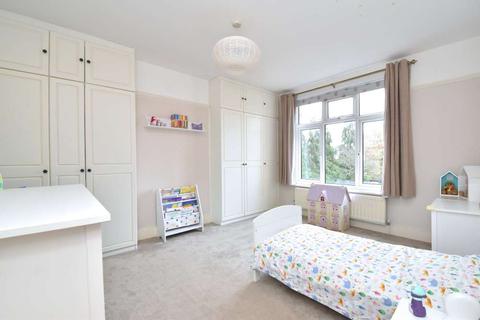 24 Dixon Road, London, SE25 6TZ