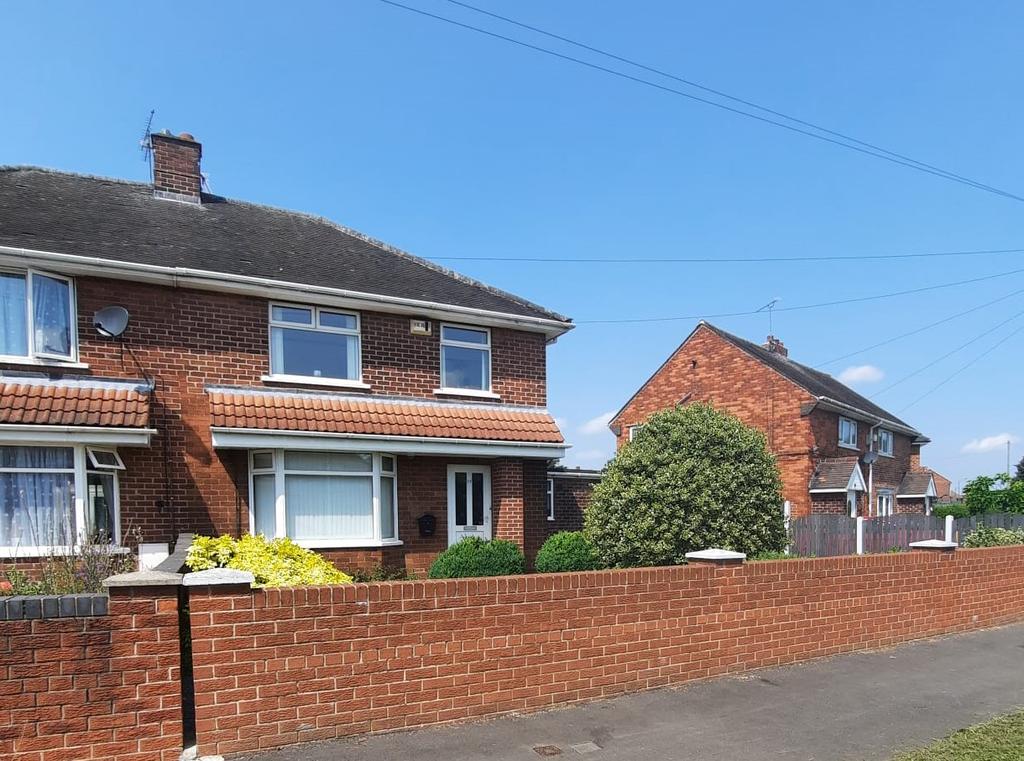 Tait Avenue, Edlington, Doncaster, DN12 3 bed semidetached house £