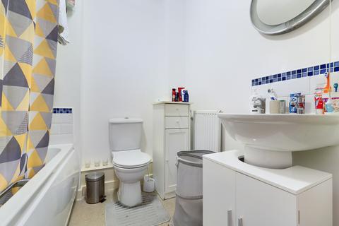 54 Ebdon Way, Torquay, TQ1 4FE