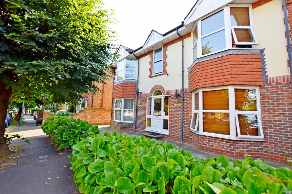 Highfield Road, Bognor Regis, PO22 1 bed flat £750 pcm (£173 pw)