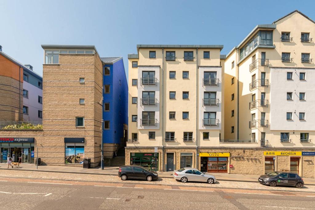 65/8 Holyrood Road, Holyrood, EH8 8AU 2 bed flat £290,000