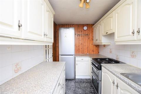31 Woodrush Way, Romford, RM6 5BL