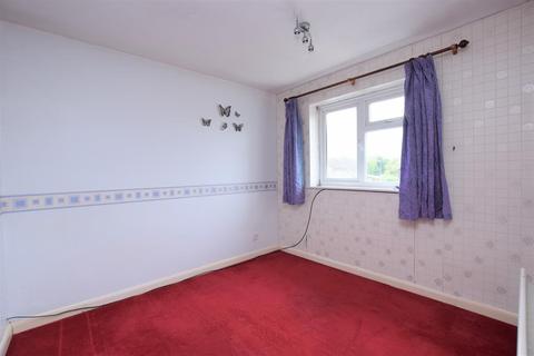 31 Woodrush Way, Romford, RM6 5BL