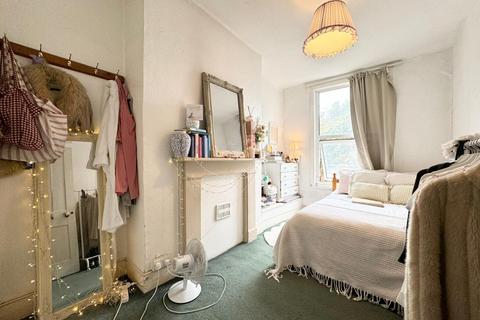 4 bedroom flat to rent, Junction Road, Archway