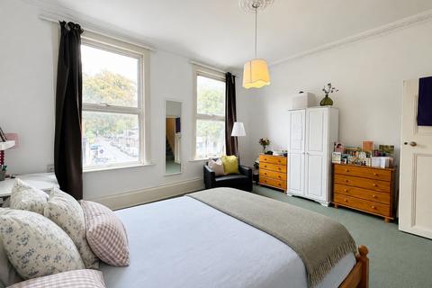 4 bedroom flat to rent, Junction Road, Archway