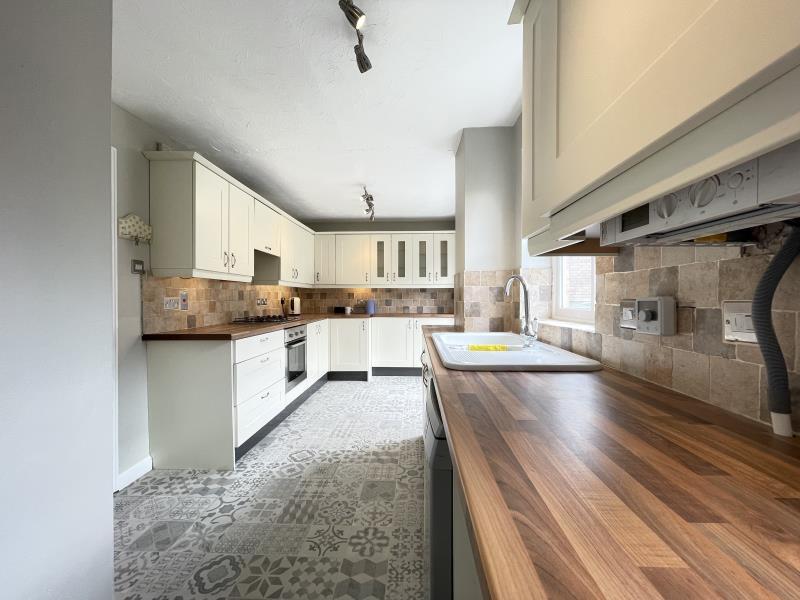 HUNTERS ROW, BOROUGHBRIDGE, YO51 9PE 3 bed terraced house £950 pcm (£