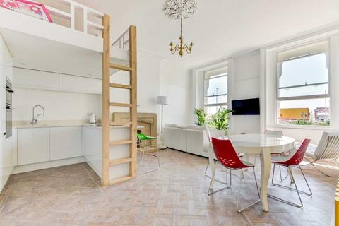 undefined, Worthing Seafront Apartment. Iconic Heene Terrace.
