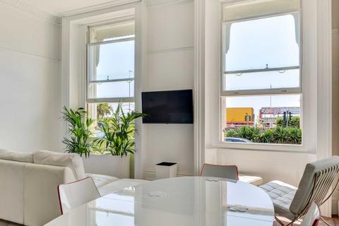 undefined, Worthing Seafront Apartment. Iconic Heene Terrace.