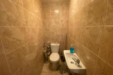 4 bedroom terraced house to rent - Queens Rd, London E17