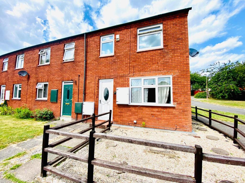 Honister Close, Brierley Hill, DY5 1DL 3 bed end of terrace house £695 pcm (£160 pw)