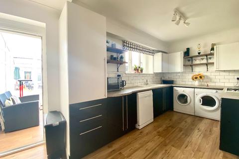 100 Dudley Road, Romford, RM3 8LL