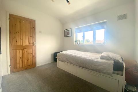 100 Dudley Road, Romford, RM3 8LL