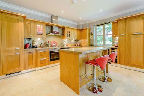 Apartment 5, Brockenhurst House Brockenhurst Road, Ascot, SL5 9FW