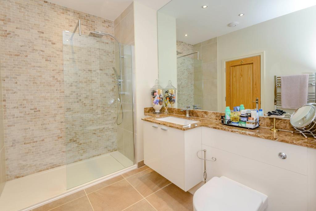 Principal Bathroom
