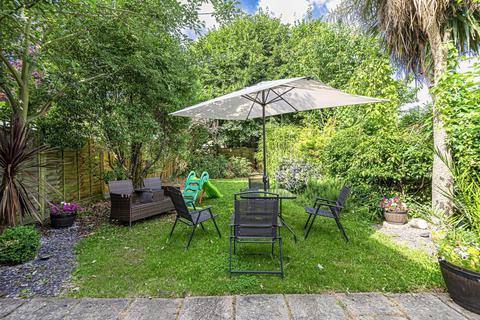 67 Bray Road, Guildford, GU2 7LJ