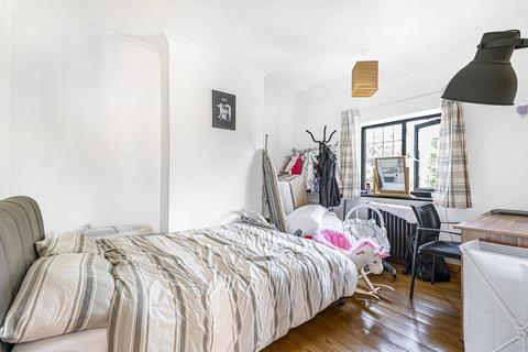 67 Bray Road, Guildford, GU2 7LJ