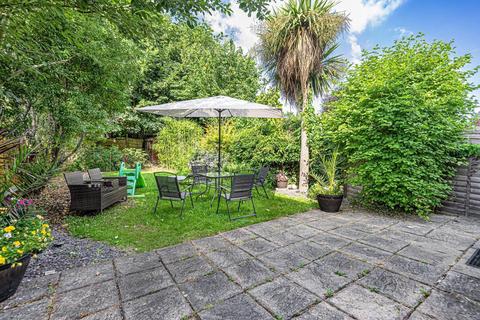 67 Bray Road, Guildford, GU2 7LJ