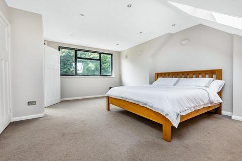 38 Ernest Grove, Beckenham, BR3 3JF