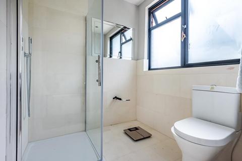 38 Ernest Grove, Beckenham, BR3 3JF