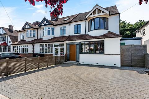 38 Ernest Grove, Beckenham, BR3 3JF