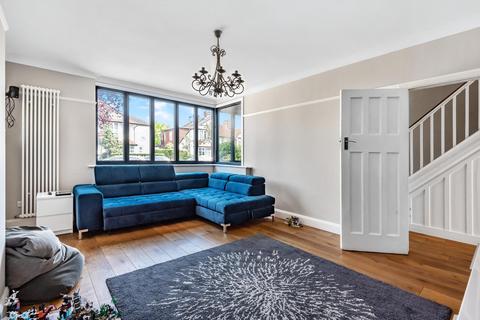 38 Ernest Grove, Beckenham, BR3 3JF