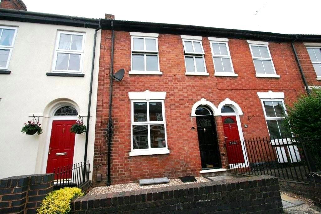 Larches Lane, Wolverhampton 3 bed terraced house £575 pcm (£133 pw)