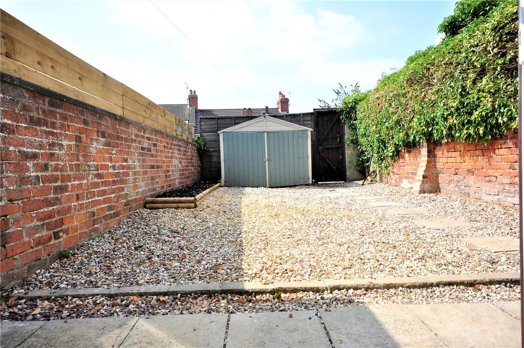 Clifton Street, Swindon, SN1 2 bed terraced house £845 pcm (£195 pw)