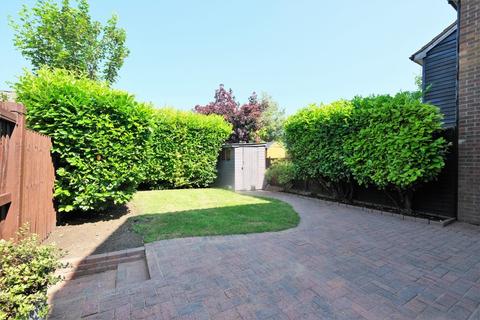 9 Doveney Close, Orpington, BR5 3WE