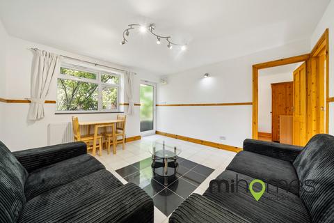2 bedroom detached bungalow to rent, Durnsford Road, Bounds Green, N11