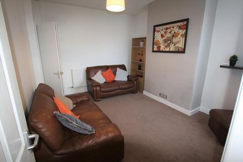 4 bedroom terraced house to rent, Vernon Road, Chester