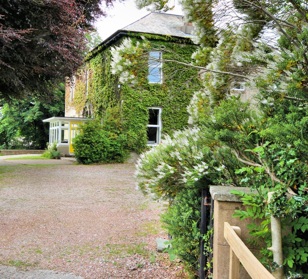 Forneth House, Castle Douglas - Williamson and Hen