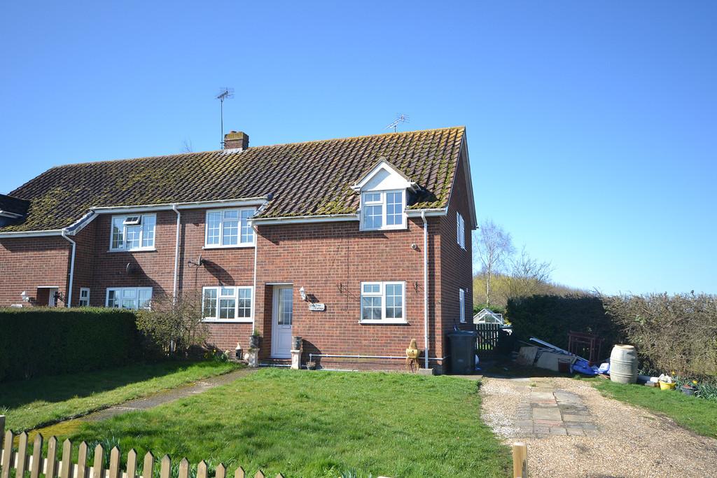 Weald Bridge Road, North Weald 4 bed semidetached house £1,500 pcm