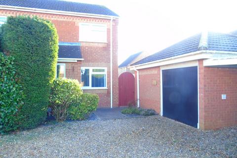 2 bedroom semi-detached house to rent, Seathwaite Road, King's Lynn