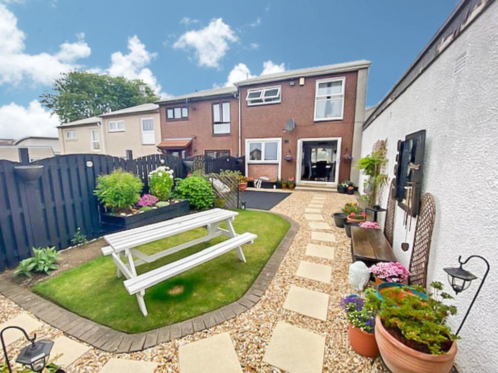 Katrine Crescent, Kirkcaldy 2 bed end of terrace house £105,000