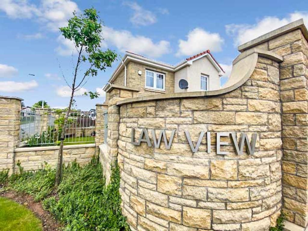 Law View, Leven 3 bed detached house £215,000