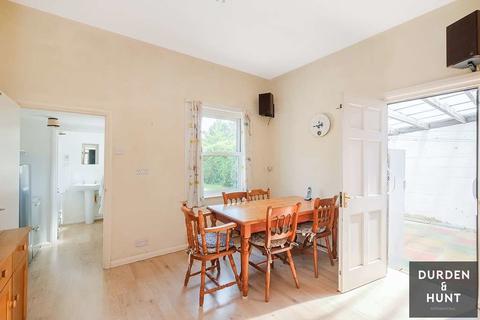 5 bedroom semi-detached house for sale - Lower Park Road, Loughton