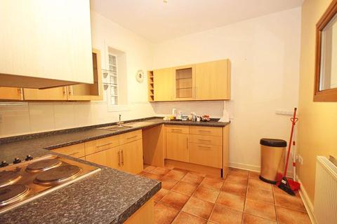 Flat 2, Hope House Hope Street, Grimsby, DN32 7QL