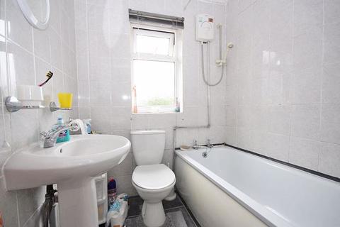 33 Clarendon Road, Grimsby, DN34 5SE