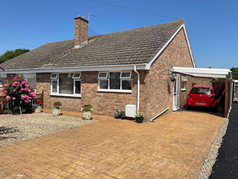 Maple Drive, BurnhamOnSea 2 bed semidetached bungalow £310,000