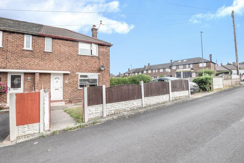 Russell Road, Runcorn 2 bed end of terrace house £125,000
