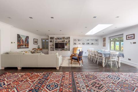 The Gatehouse Hooke Road, East Horsley, Leatherhead, KT24 5DY