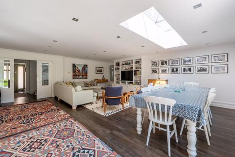 The Gatehouse Hooke Road, East Horsley, Leatherhead, KT24 5DY