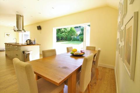28 Brackenside, Wirral, CH60 7RX