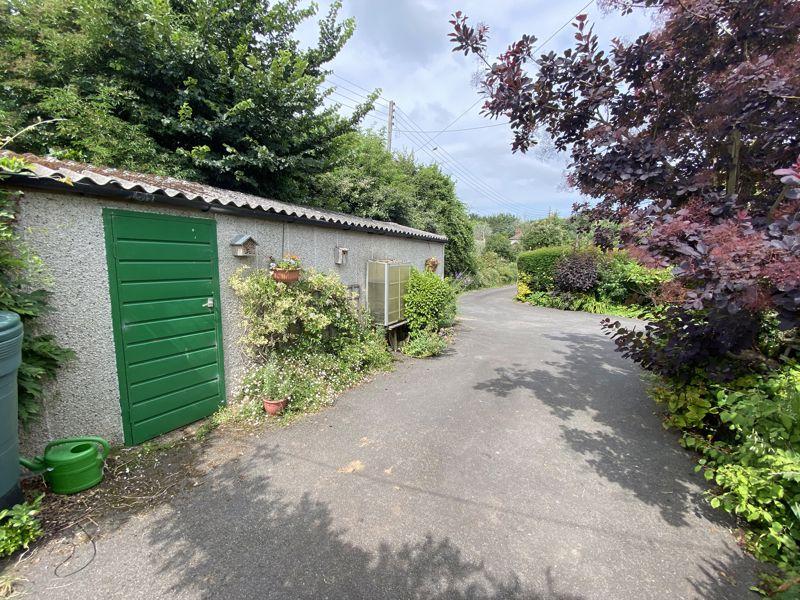 Garage/Drive