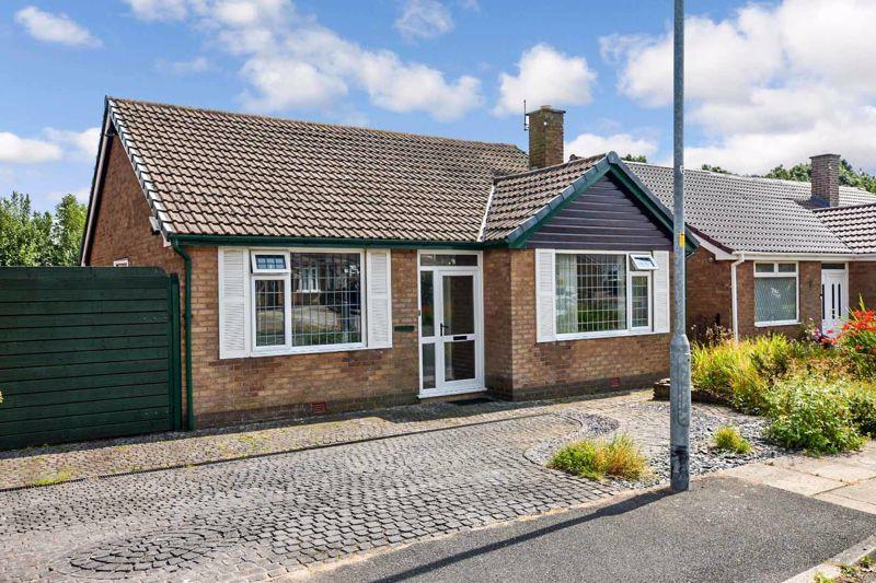 Henley Close, Bury 3 bed detached bungalow £290,000
