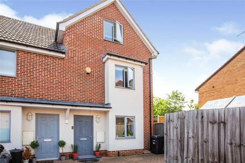 6 Foxdene Close, London, E18 1BH